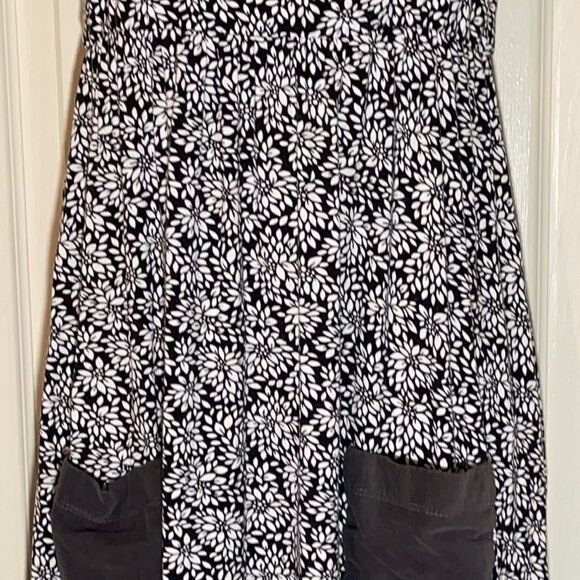 Candy Apple Black White Floral Apron Dress S - Picture 3 of 16